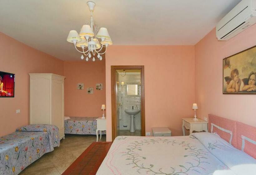 Четырехместный Номер Стандарт, La Papaya