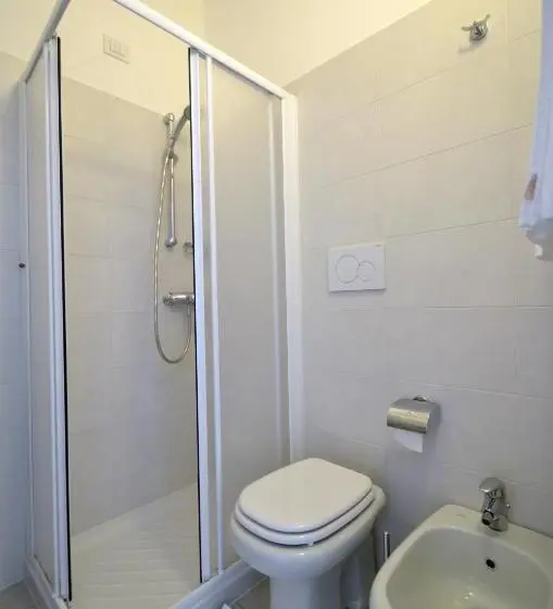 Camera Standard, Albergo Della Torre