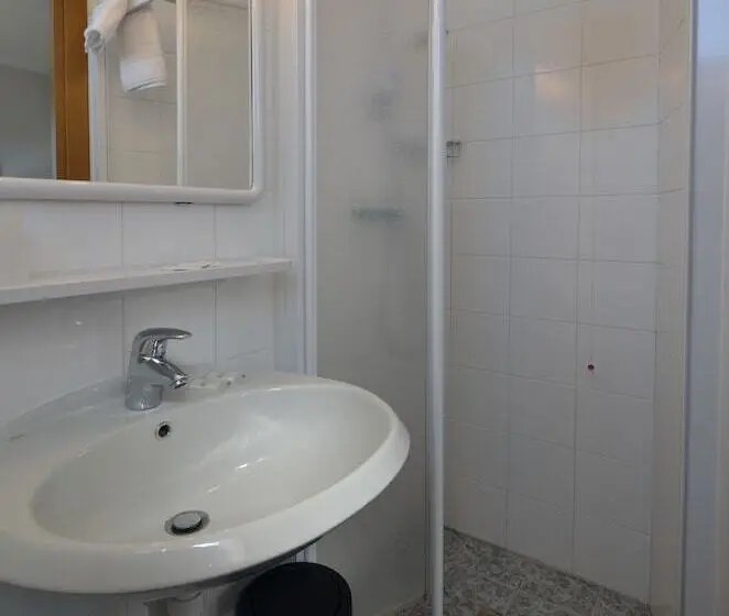 Camera Standard, Albergo Della Torre