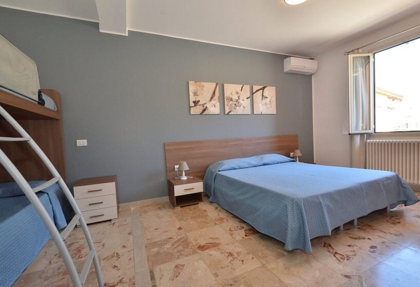 חדר סטנדרט לארבעה, Albergo Della Torre