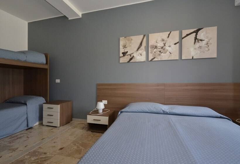 חדר סטנדרט לארבעה, Albergo Della Torre