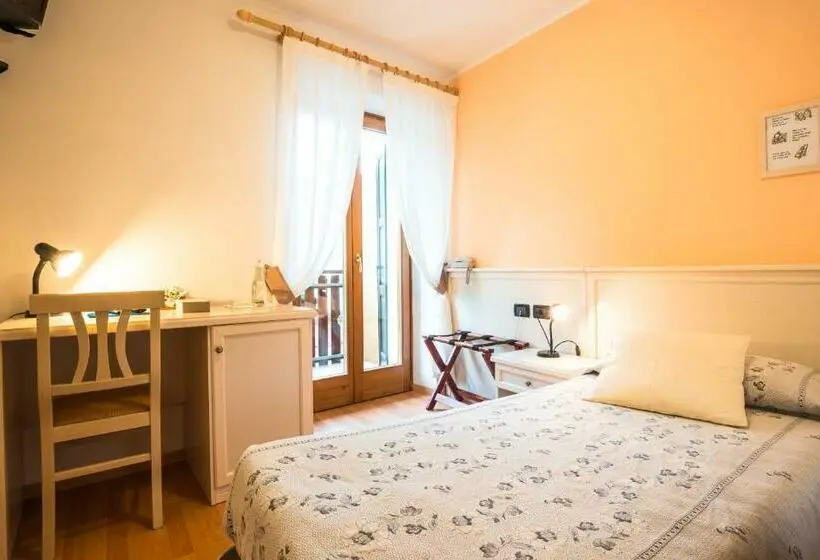 Standard Yhden Hengen Huone, Albergo Maggiorina