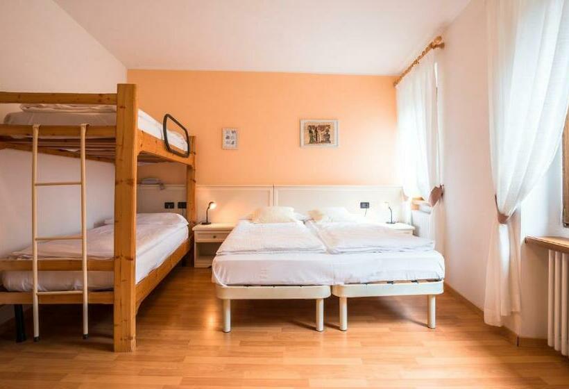 חדר סטנדרט לארבעה, Albergo Maggiorina