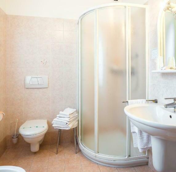 חדר סטנדרט לארבעה, Albergo Maggiorina