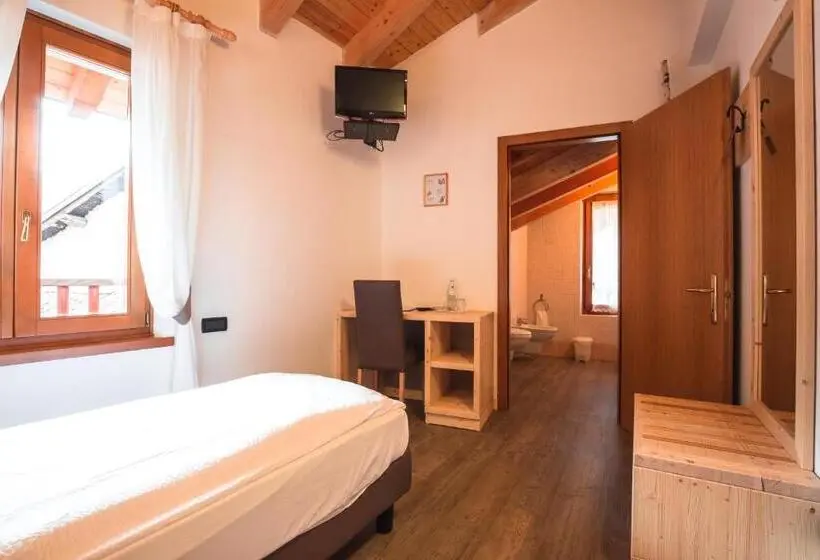 Superior Yhden Hengen Huone, Albergo Maggiorina