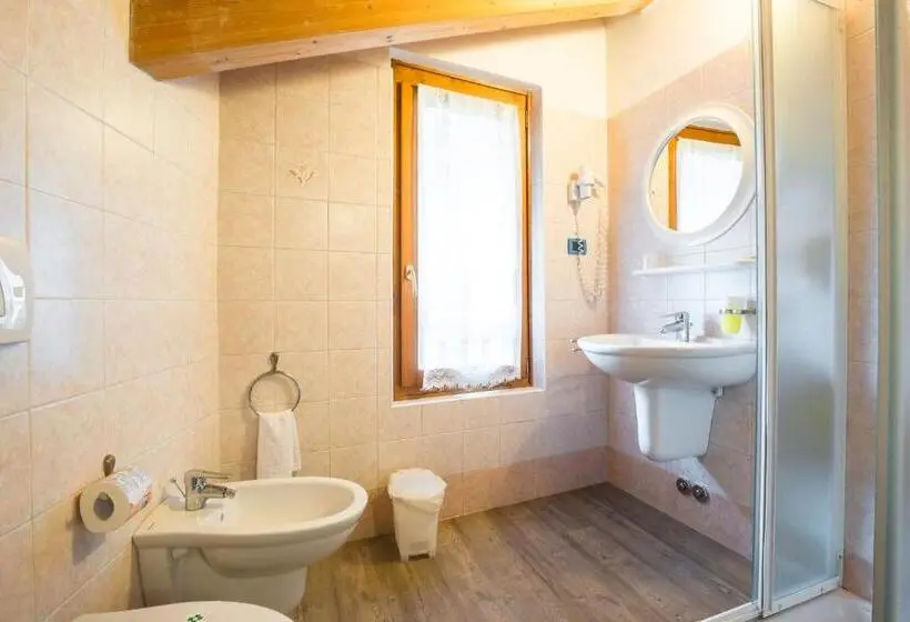 Superior Yhden Hengen Huone, Albergo Maggiorina