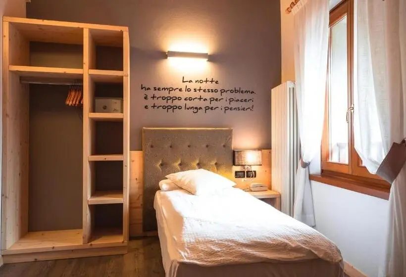 Superior Yhden Hengen Huone, Albergo Maggiorina