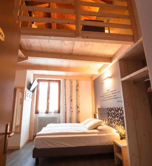 Superior-perhehuone, Albergo Maggiorina