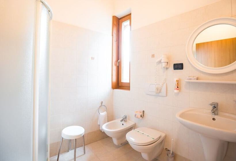 Quarto Estandar, Albergo Maggiorina