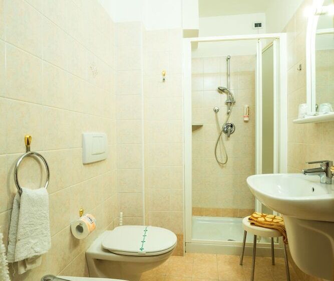 Номер Стандарт Трехместный, Albergo Maggiorina