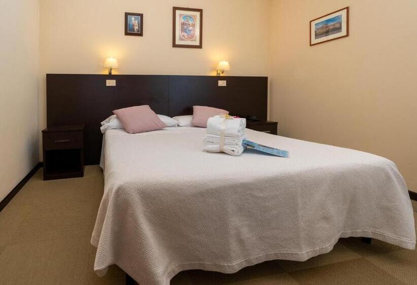 이코노미 룸, Ancore