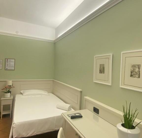 غرفة كلاسيكية فردية, Aquila