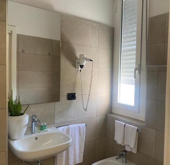 غرفة سوبيريور, Aquila