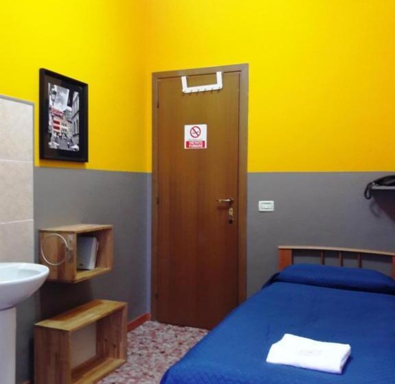 Camera Basic Individuale Bagno Condiviso, Brivio