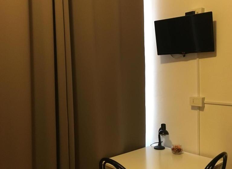 Camera Standard Bagno Condiviso, Brivio