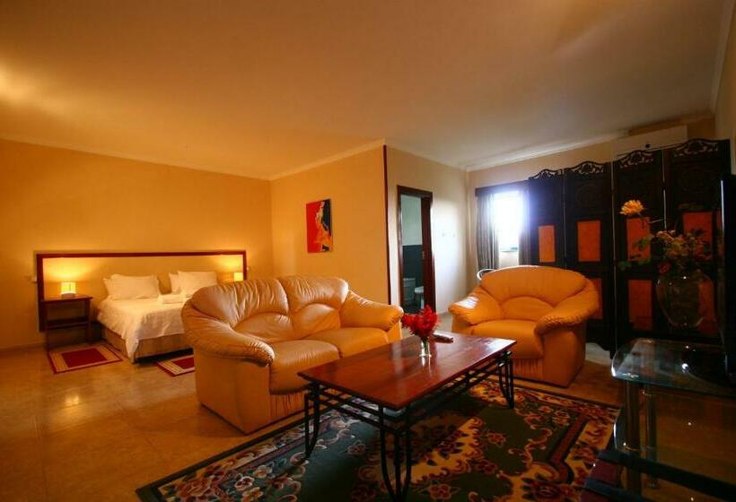 سوییت اجرایی, Castelo Branco