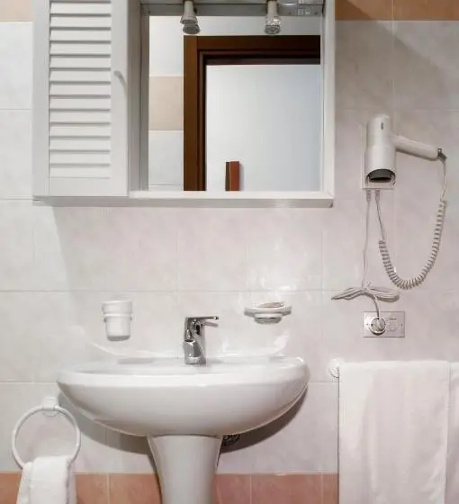 Quarto Triplo Standart, Dell'angelo