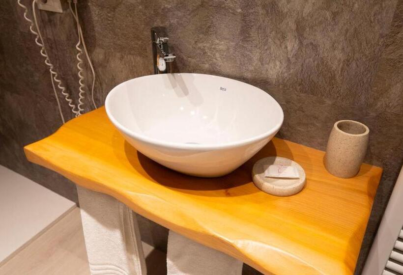 家庭间, Dell'angelo