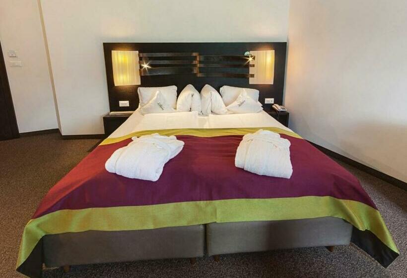 Полулюкс, Der Weinmesser