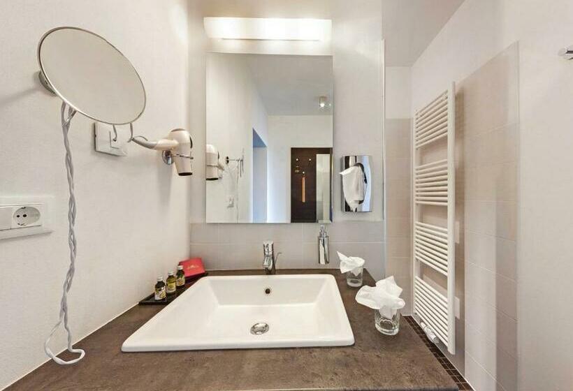 Номер Стандарт с Балконом, Der Weinmesser