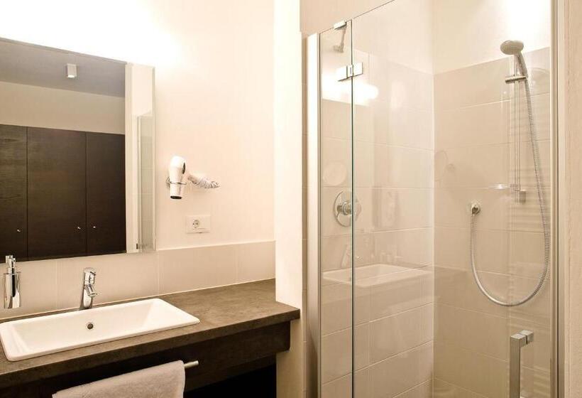 Номер Стандарт с Балконом, Der Weinmesser