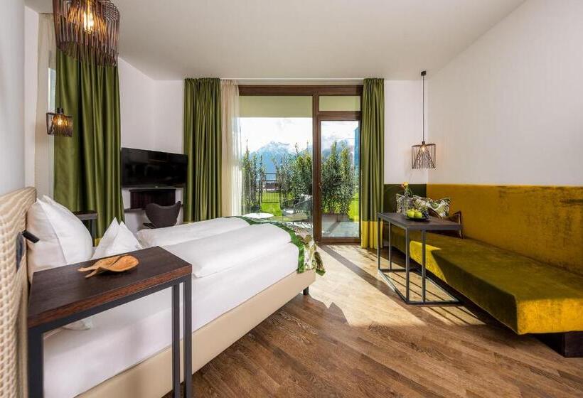 Полулюкс с Бассейном, Der Weinmesser