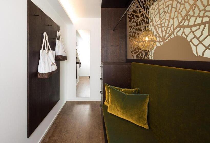 Полулюкс Повышенной Комфортности, Der Weinmesser