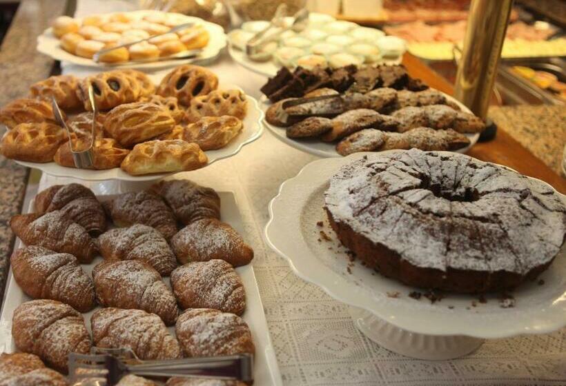 标准间带阳台, Desiree