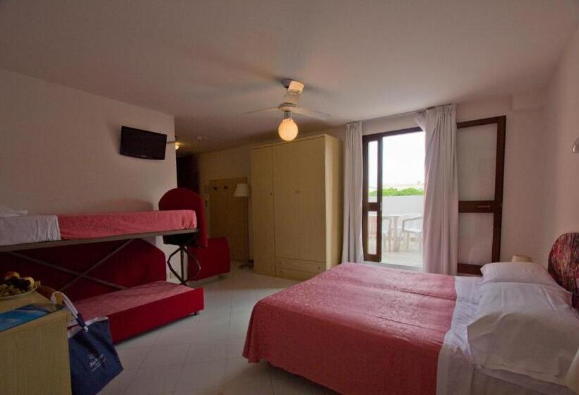 豪华家庭房间, Desiree