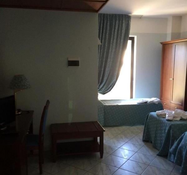 اتاق استاندارد چهار تخته, D.g. Garden