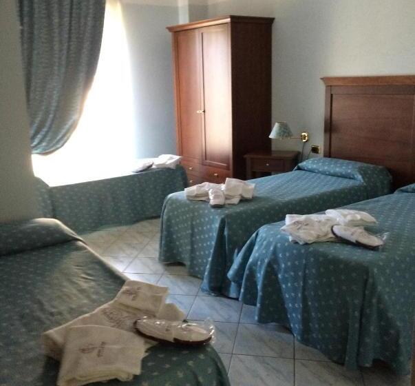 اتاق استاندارد چهار تخته, D.g. Garden