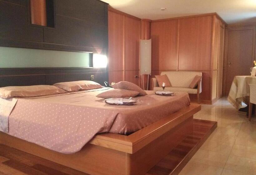 سوییت سوپریور, D.g. Garden