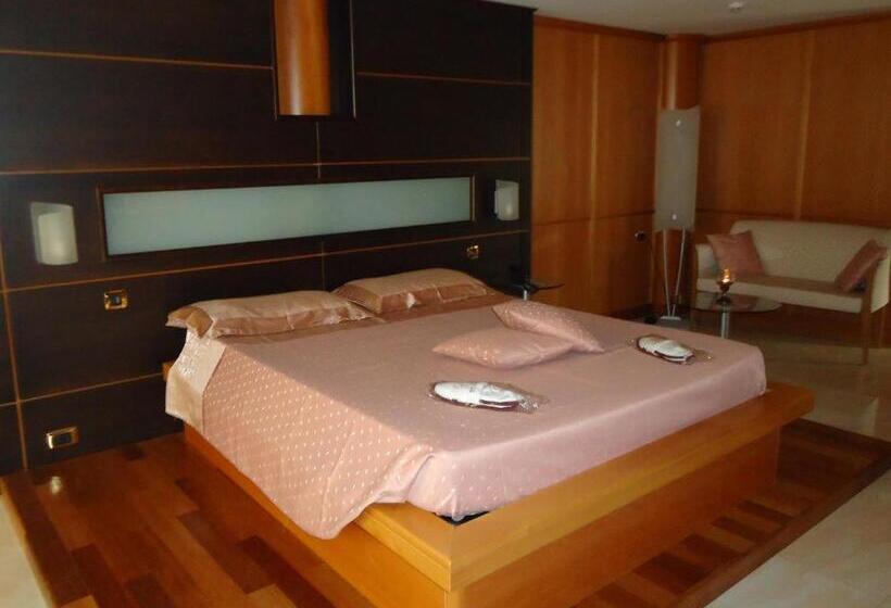 سوییت سوپریور, D.g. Garden