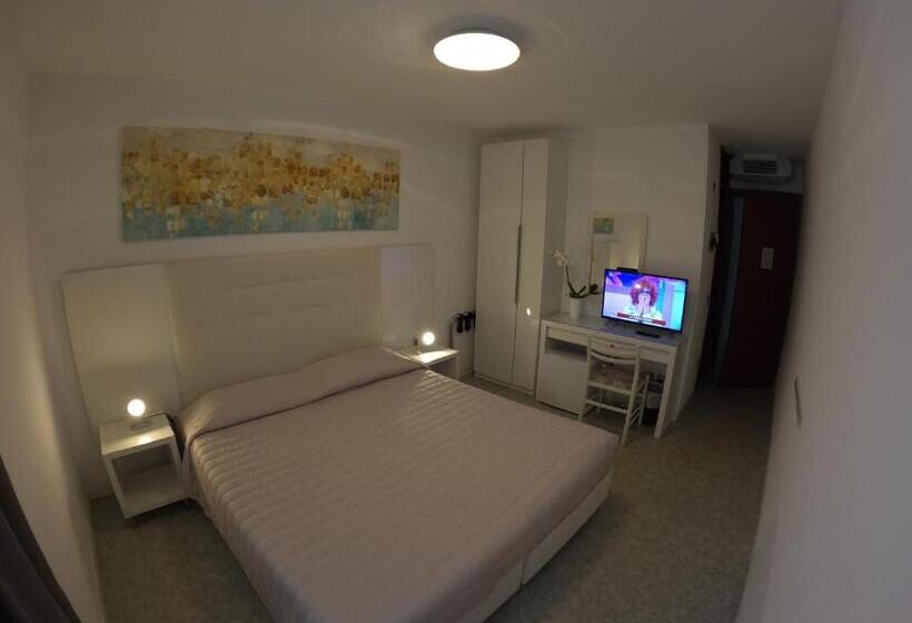 スタンダードルーム, Euro Meublé