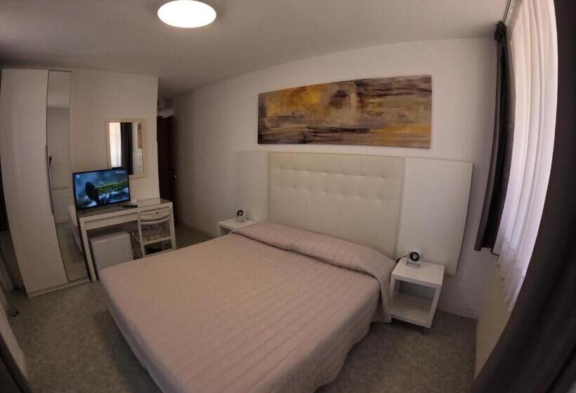 スタンダードルーム, Euro Meublé