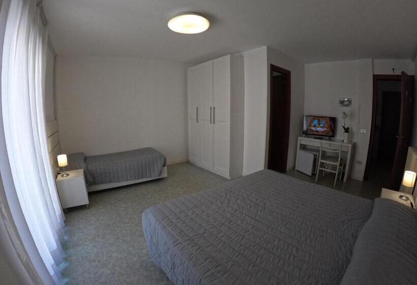 スタンダードトリプルルーム, Euro Meublé