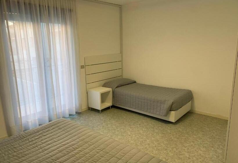 スタンダードトリプルルーム, Euro Meublé