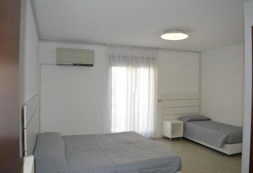 スタンダードトリプルルーム, Euro Meublé