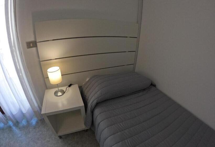 スタンダードトリプルルーム, Euro Meublé