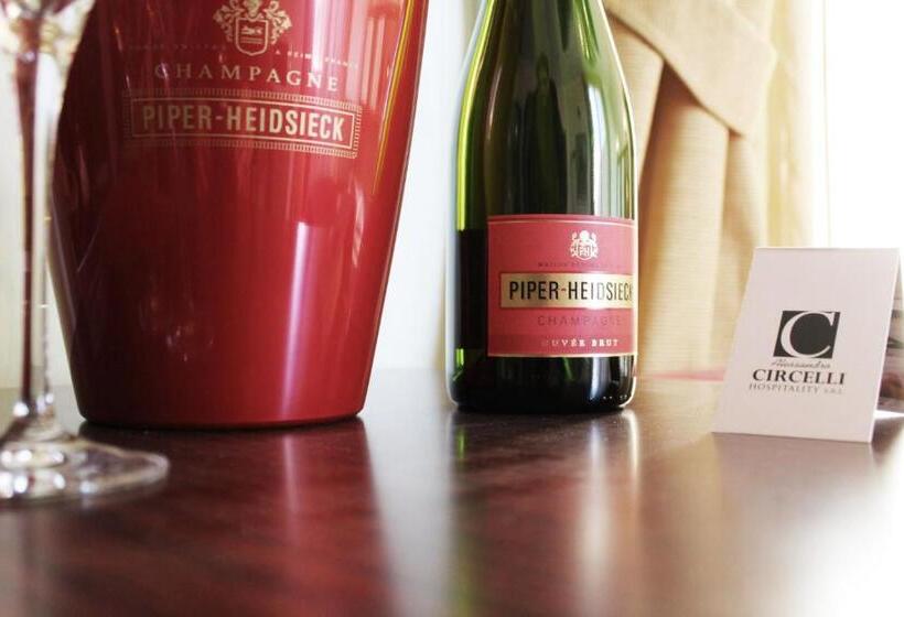 デラックスルーム, Federico Ii