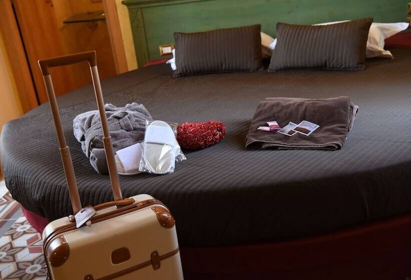 デラックスルーム, Federico Ii