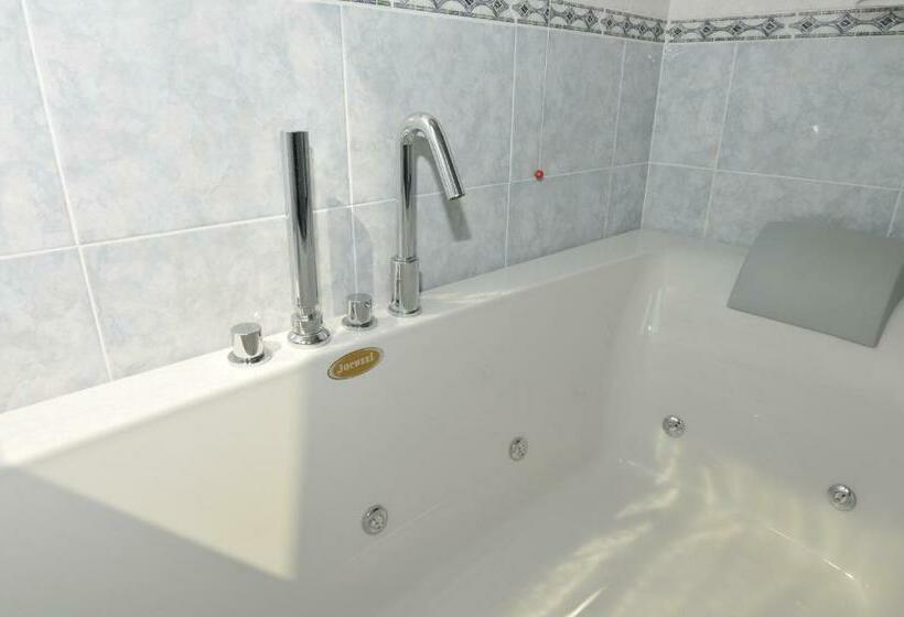 חדר סופריור, Fossati