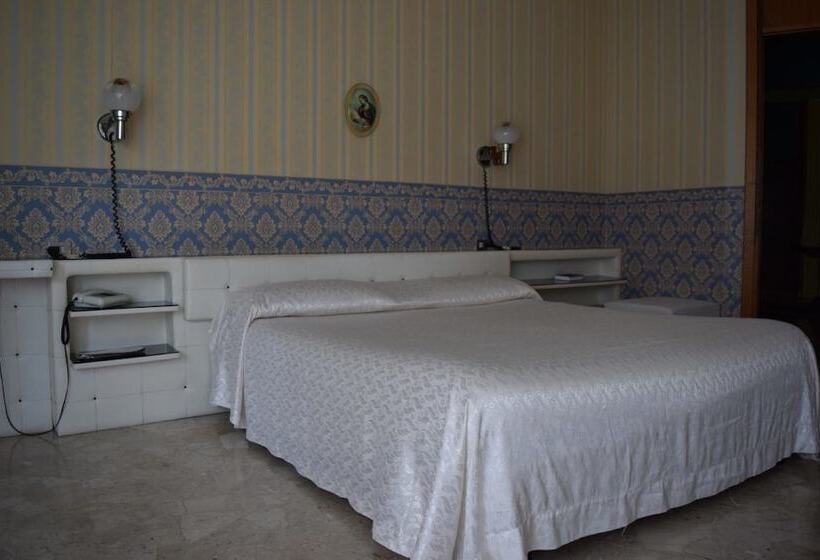 חדר סטנדרט, Fossati