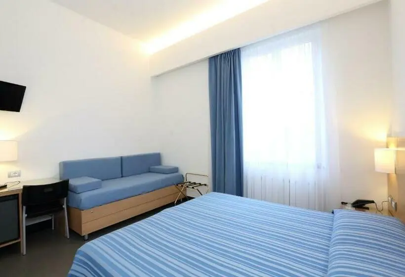 اتاق استاندارد سه نفره, Genova