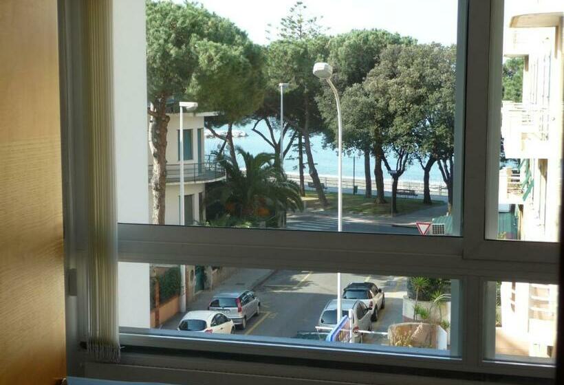 高级大房间, Genova