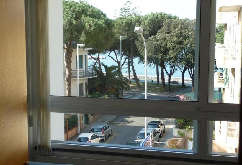 高级三人间, Genova