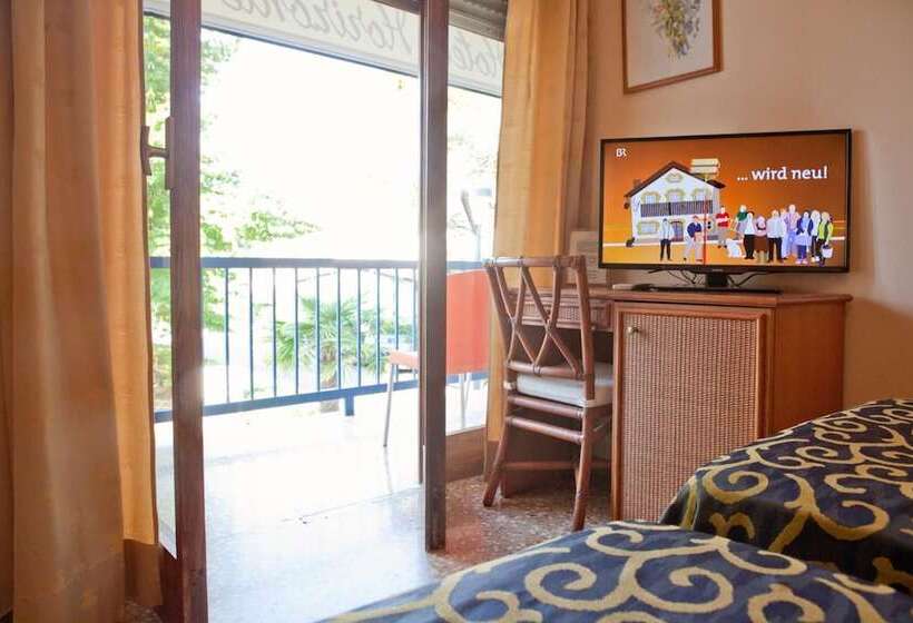 带阳台的三人标准间, Horizonte