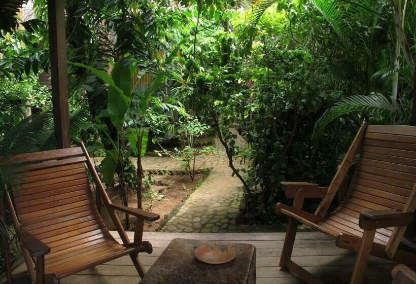 ویلای استاندارد با چشمانداز باغ, Les Bungalows D Ambonara