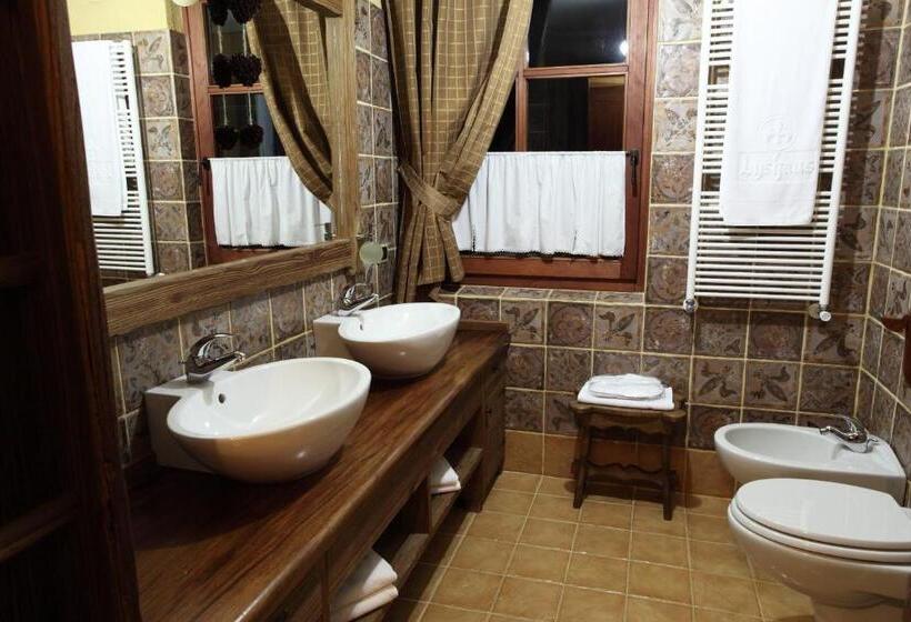 جناح عائلي, Lyshaus