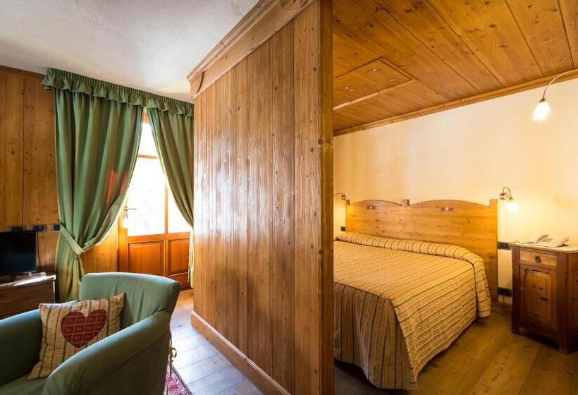 جناح جونيور, Lyshaus